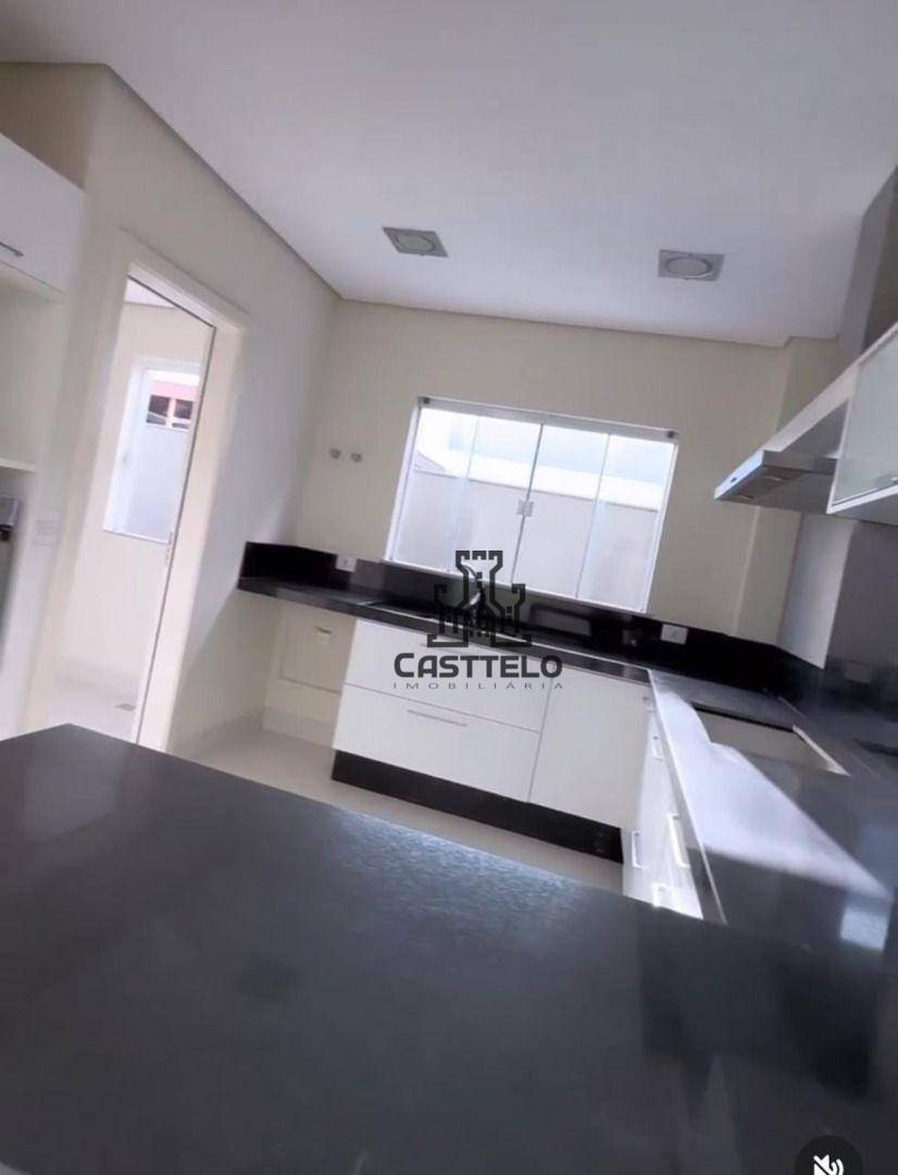 Sobrado à venda com 3 quartos, 202m² - Foto 11