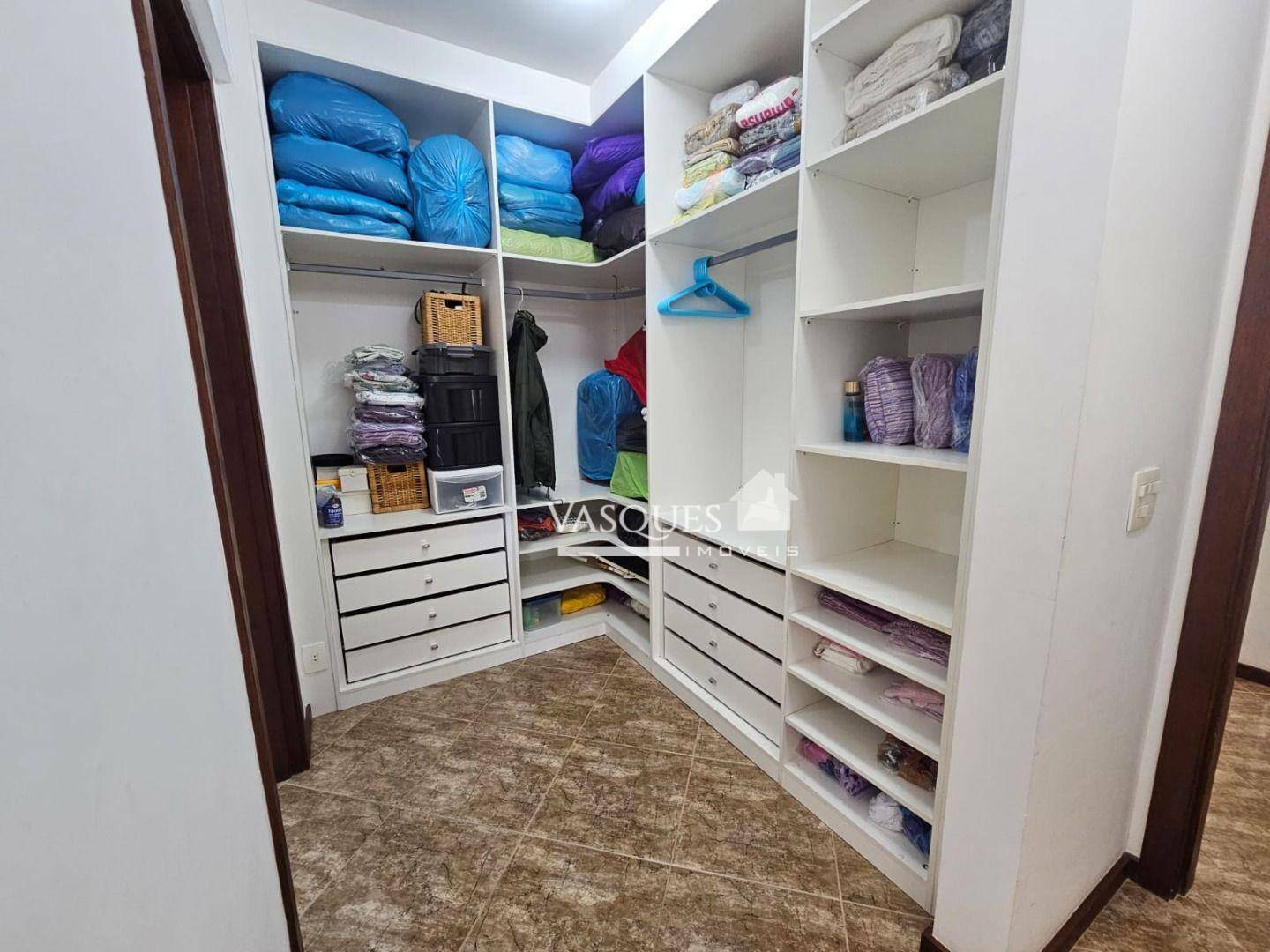 Apartamento à venda com 4 quartos, 145m² - Foto 24