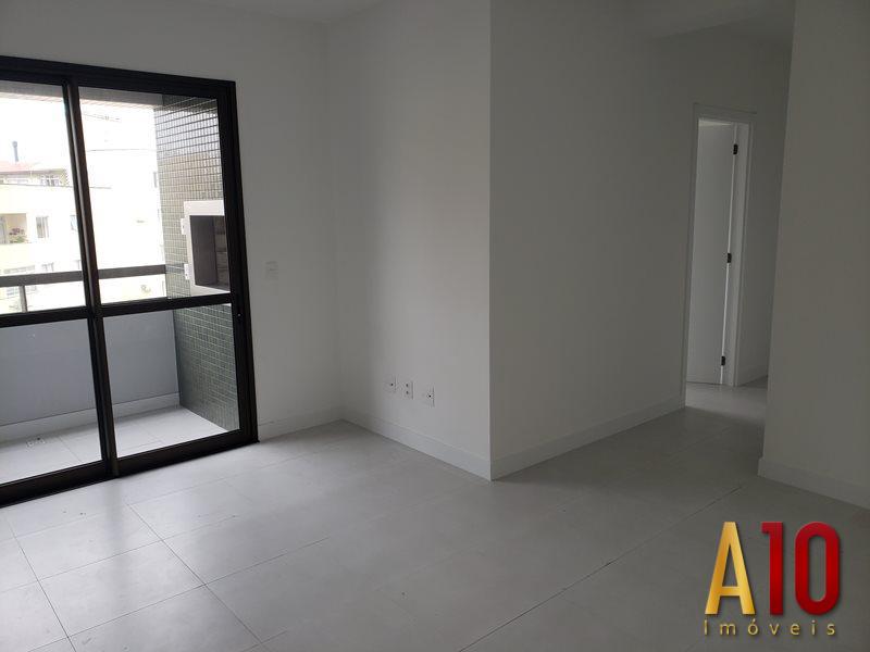 Apartamento à venda com 2 quartos, 64m² - Foto 11