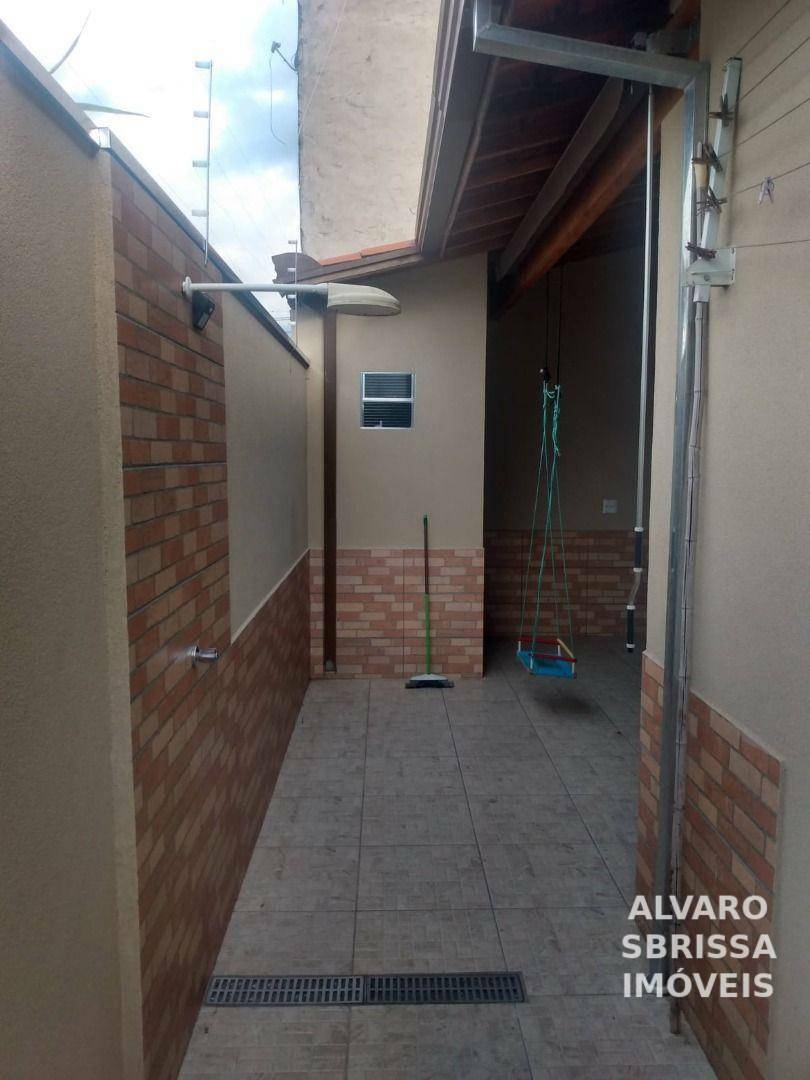 Casa à venda com 2 quartos, 69m² - Foto 9