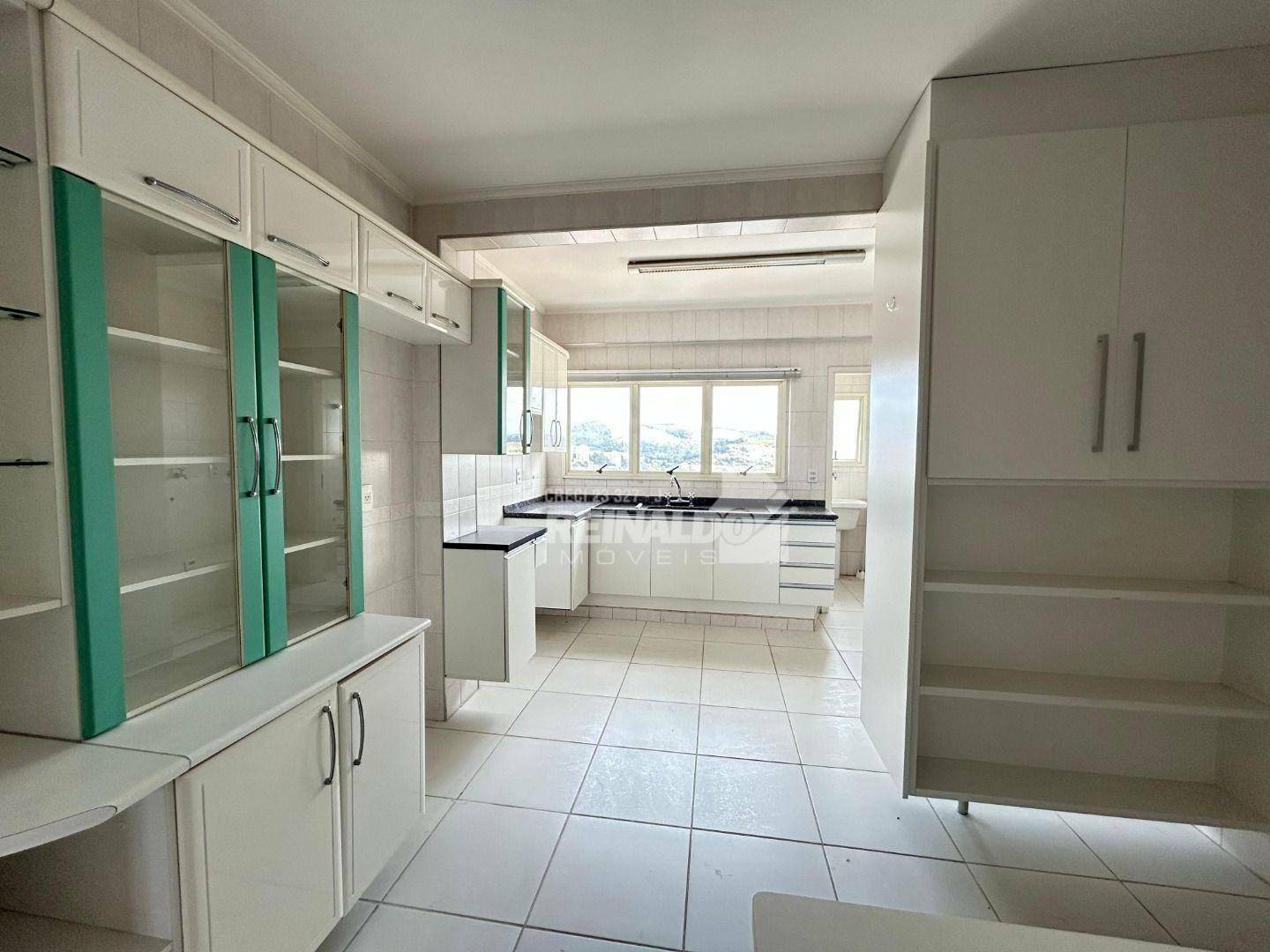 Apartamento para alugar com 3 quartos, 145m² - Foto 9