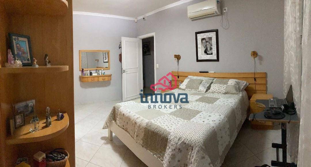 Casa à venda com 3 quartos, 309m² - Foto 18