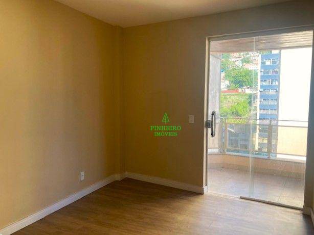 Apartamento à venda com 3 quartos, 210m² - Foto 19