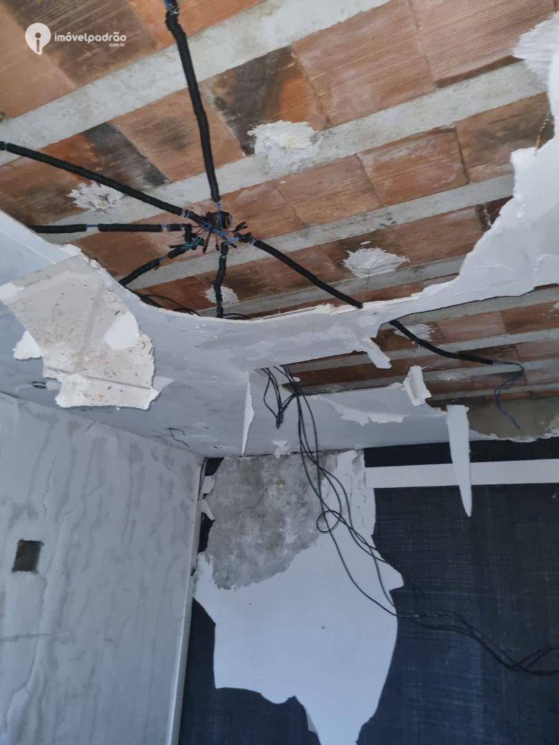 Casa à venda e aluguel com 3 quartos, 280m² - Foto 10