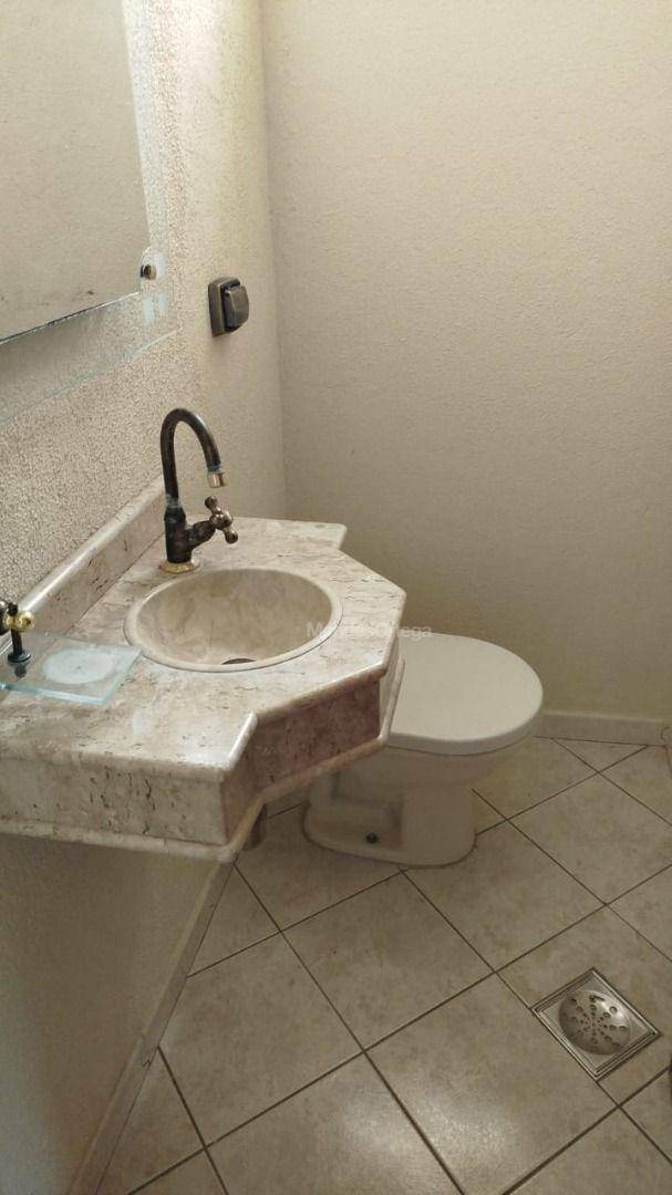 Casa para alugar com 3 quartos, 250m² - Foto 13