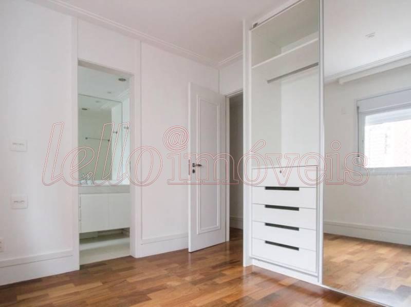 Apartamento para alugar com 3 quartos, 214m² - Foto 11