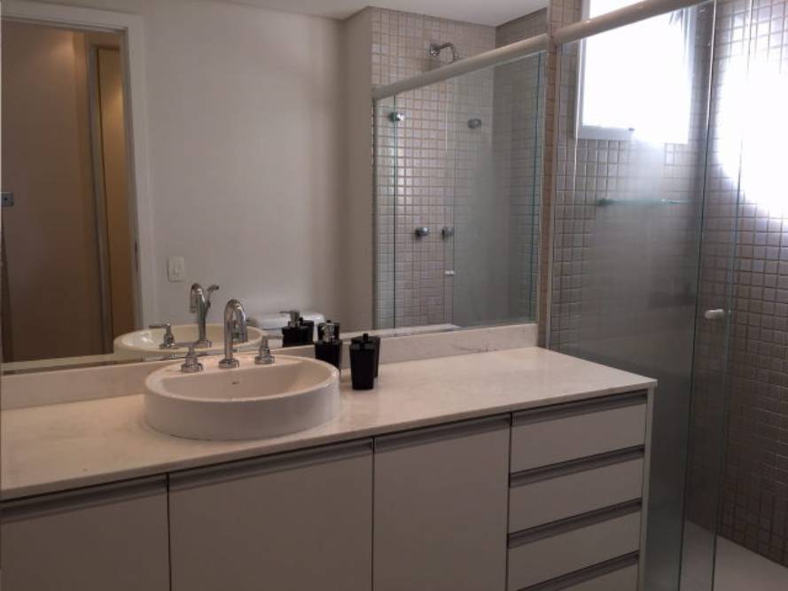 Apartamento para alugar com 3 quartos, 145m² - Foto 10