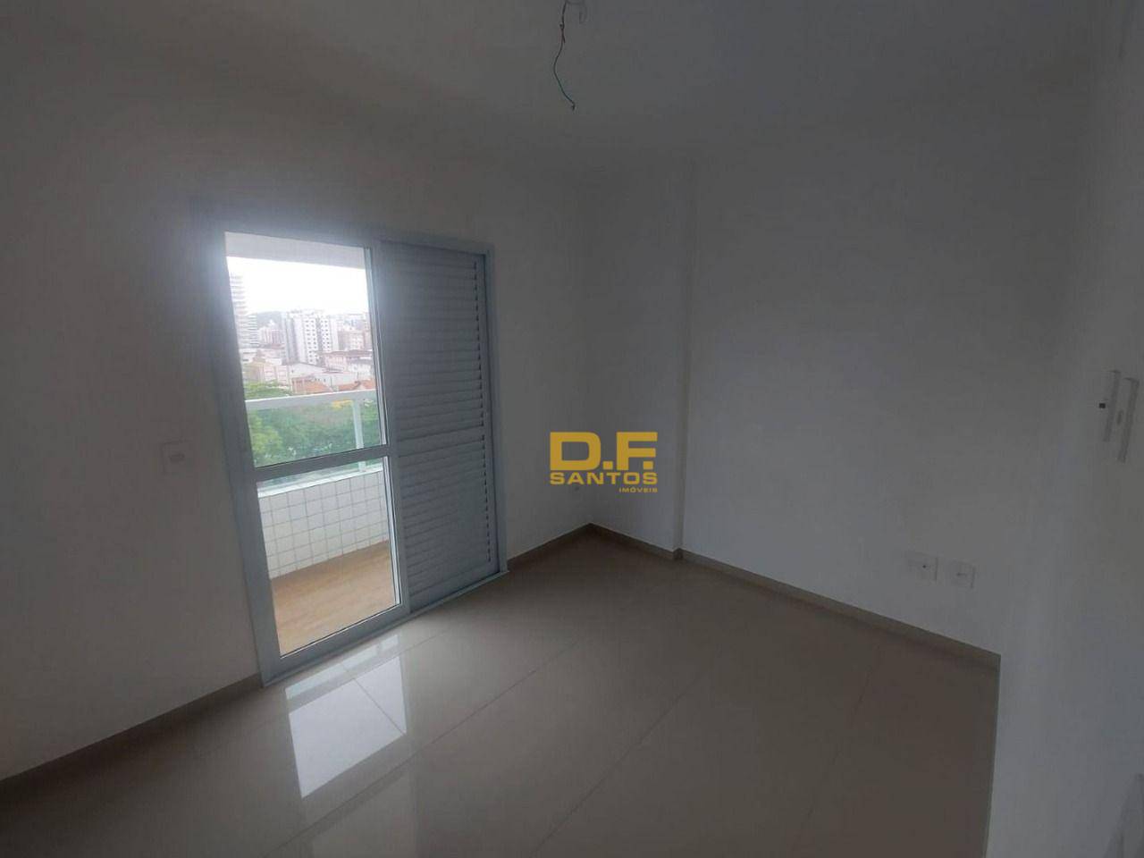 Apartamento à venda com 2 quartos, 70m² - Foto 4