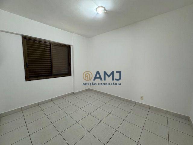 Apartamento para alugar com 3 quartos, 98m² - Foto 14