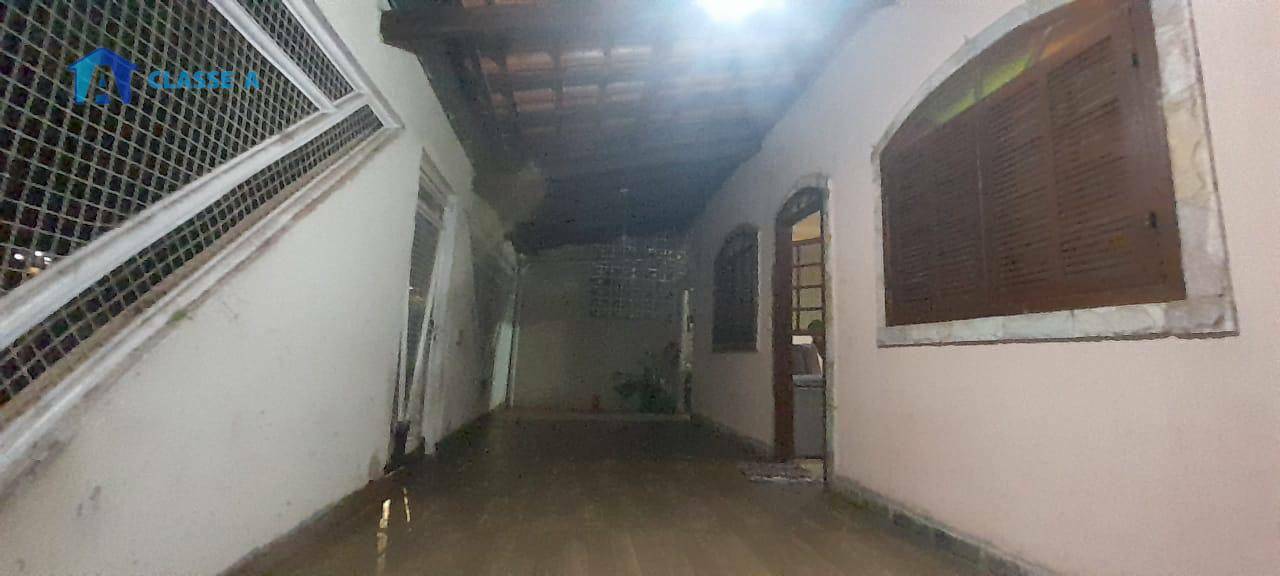 Casa à venda com 4 quartos, 200m² - Foto 20