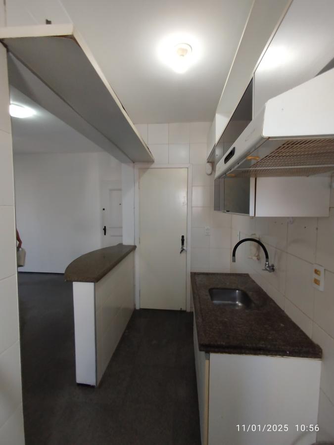 Apartamento para alugar com 3 quartos, 75m² - Foto 30