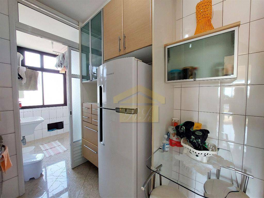 Apartamento à venda com 3 quartos, 83m² - Foto 17