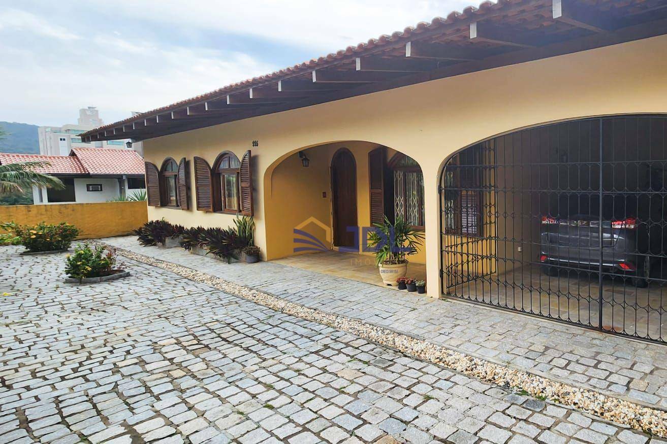 Casa à venda com 4 quartos, 310m² - Foto 2