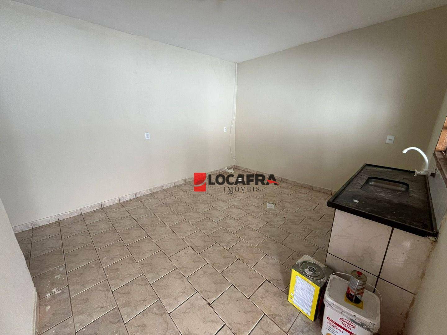 Casa para alugar com 1 quarto, 50m² - Foto 4