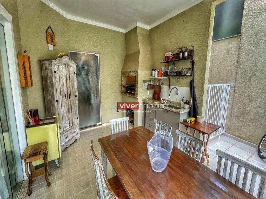 Casa à venda com 3 quartos, 240m² - Foto 10