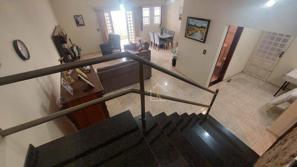 Casa à venda com 3 quartos, 194m² - Foto 6