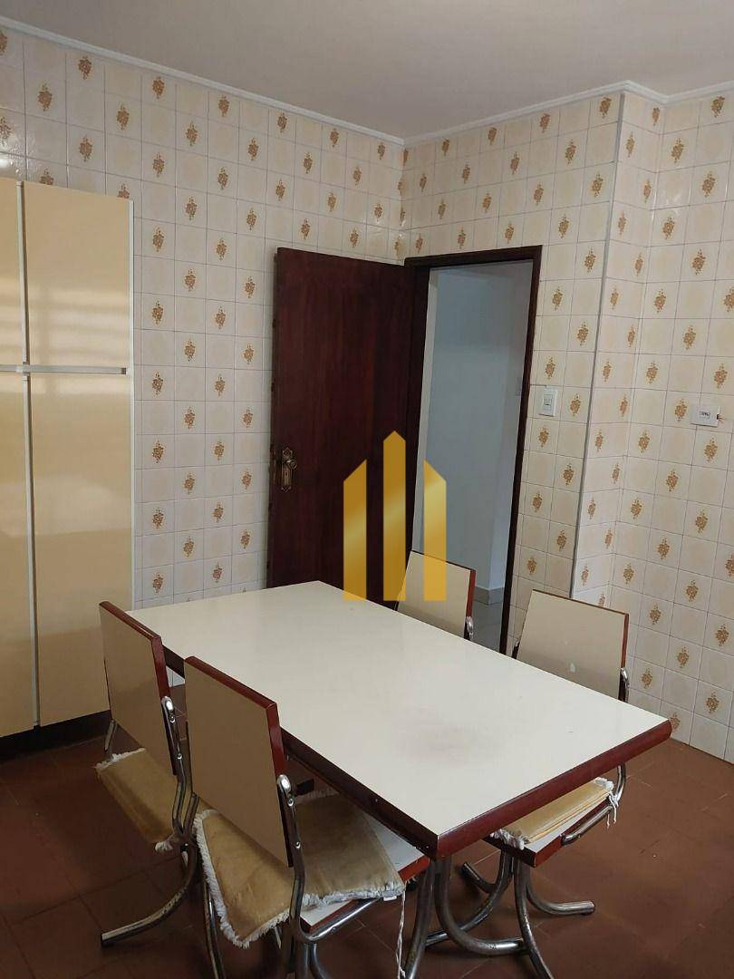 Sobrado à venda e aluguel com 3 quartos, 180m² - Foto 12