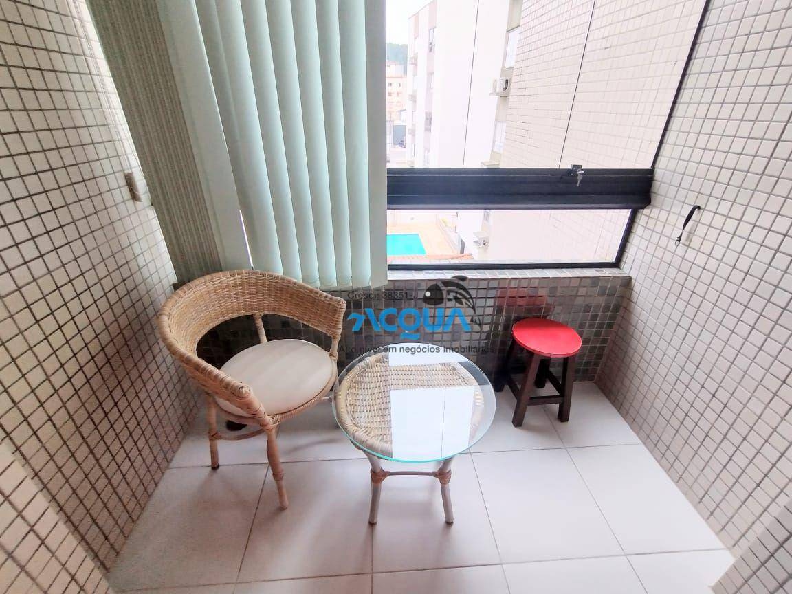 Apartamento à venda com 2 quartos, 70m² - Foto 3