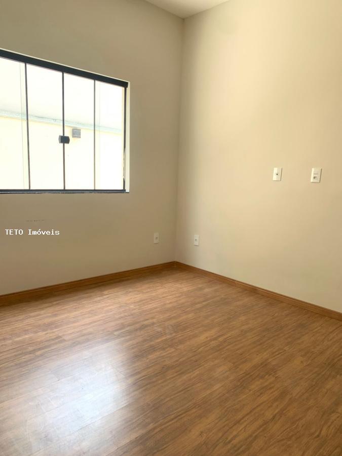 Casa à venda com 3 quartos, 210m² - Foto 16