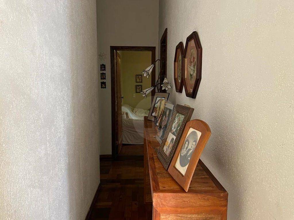 Casa à venda com 5 quartos, 250m² - Foto 18