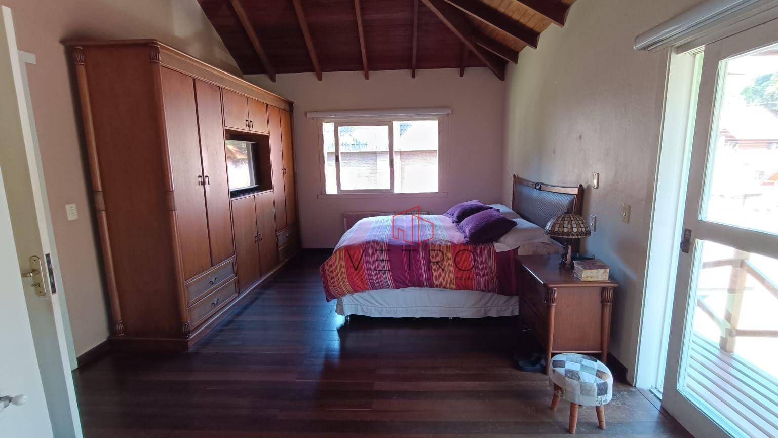 Casa à venda com 3 quartos, 240m² - Foto 8