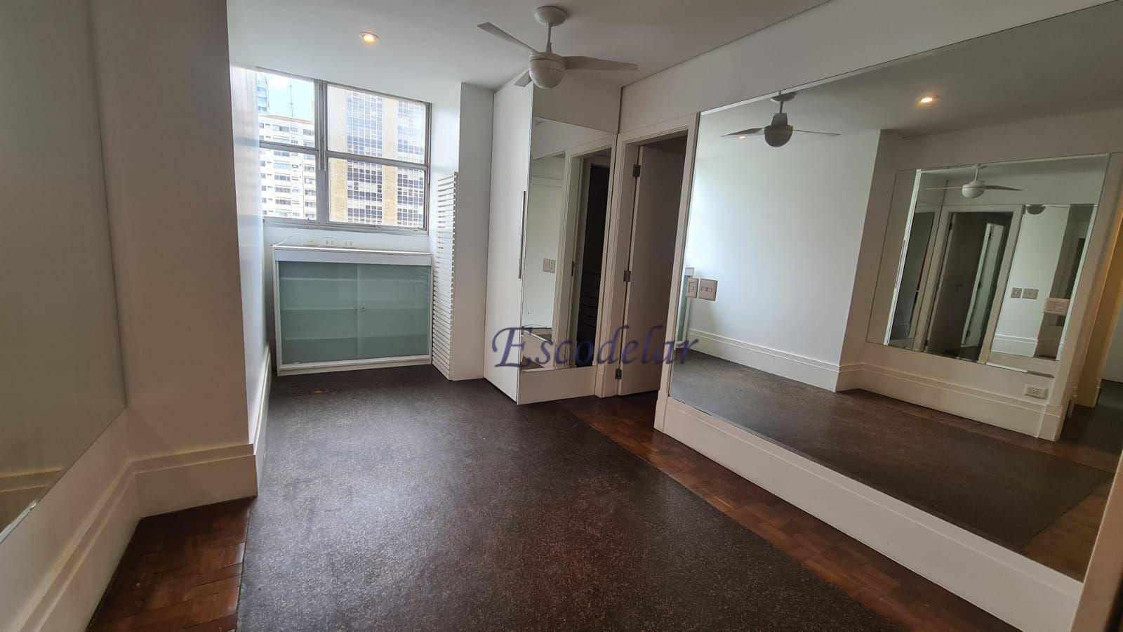 Apartamento para alugar com 3 quartos, 400m² - Foto 8