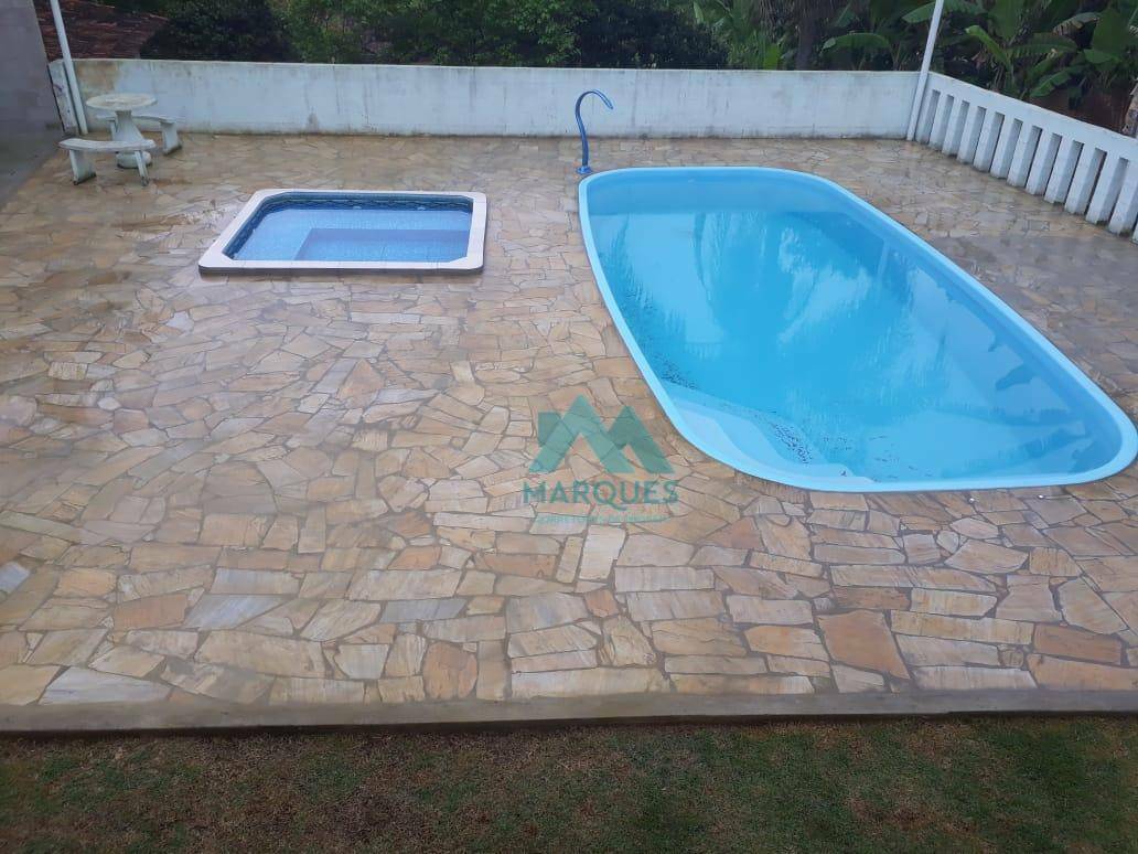 Chácara, 3 quartos, 1800 m² - Foto 1