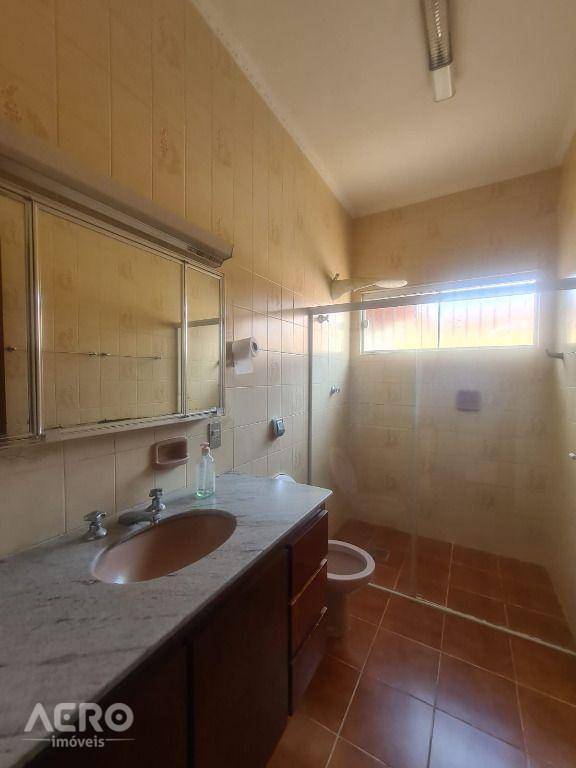 Casa à venda com 3 quartos, 280m² - Foto 2