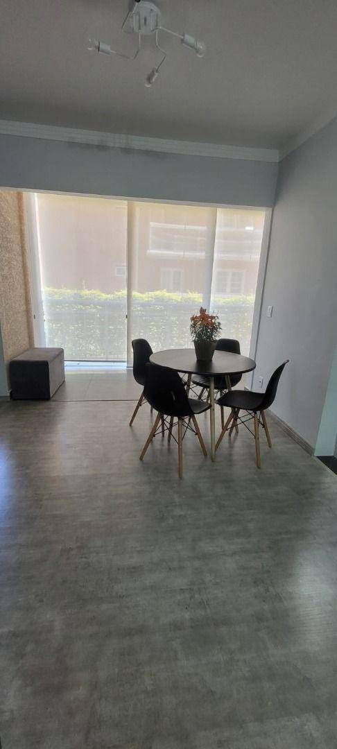 Apartamento à venda com 2 quartos, 70m² - Foto 2