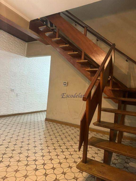 Sobrado à venda com 6 quartos, 240m² - Foto 53