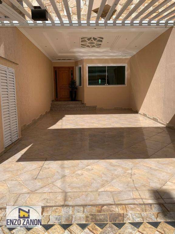 Sobrado à venda com 4 quartos, 340m² - Foto 1