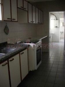 Apartamento para alugar com 2 quartos, 154m² - Foto 4