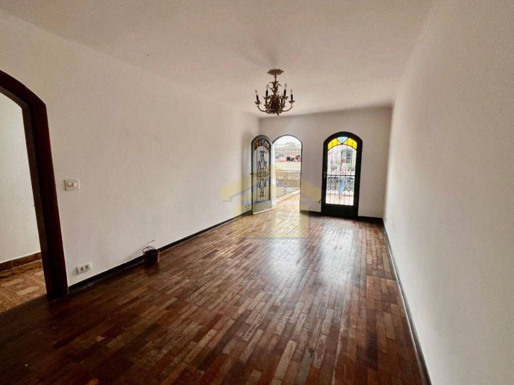 Sobrado para alugar com 3 quartos, 138m² - Foto 1