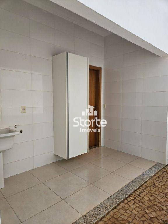 Casa de Condomínio à venda com 3 quartos, 182m² - Foto 18