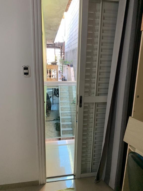 Sobrado à venda com 2 quartos, 200m² - Foto 34