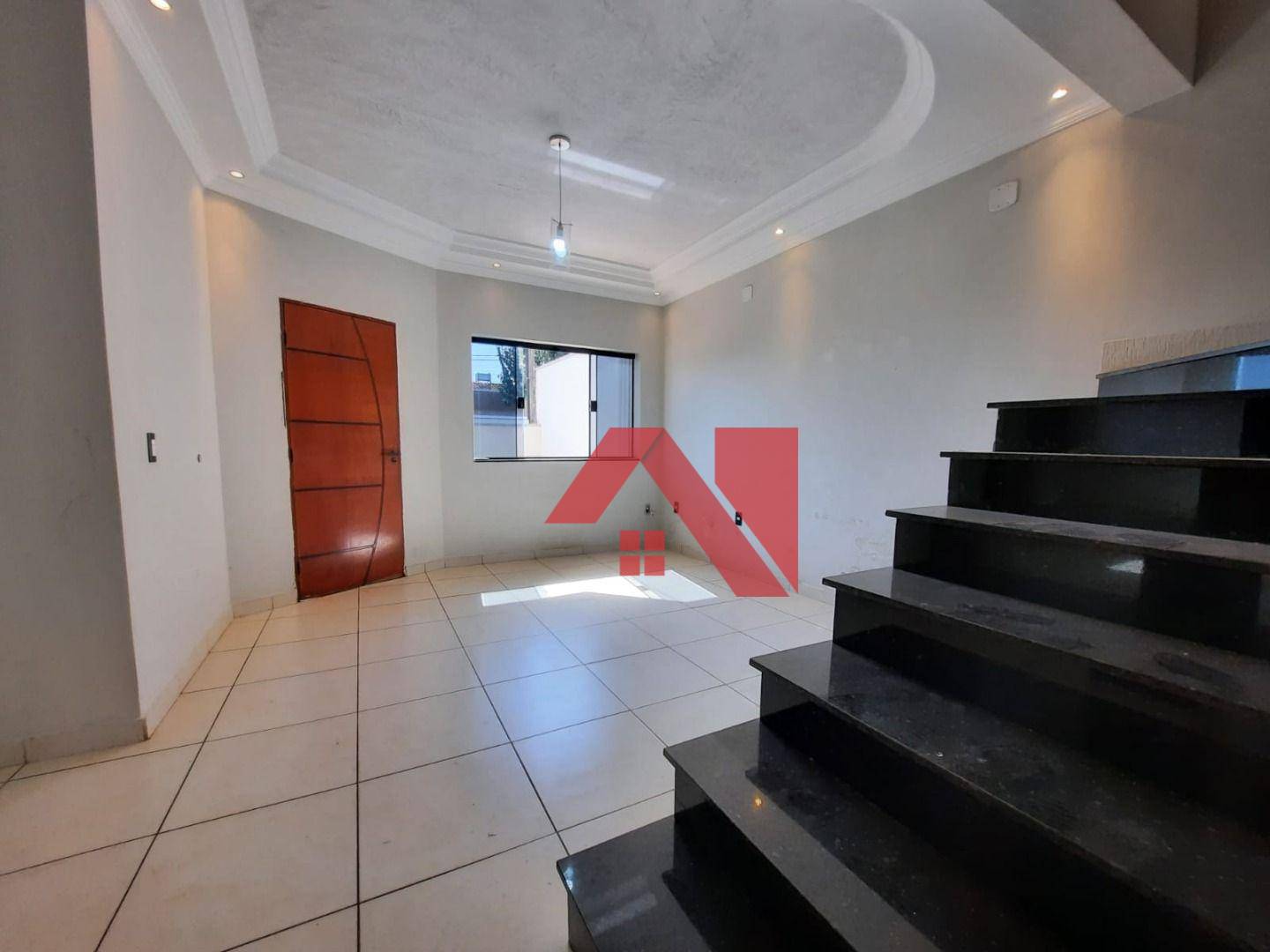 Sobrado à venda e aluguel com 3 quartos, 200m² - Foto 1