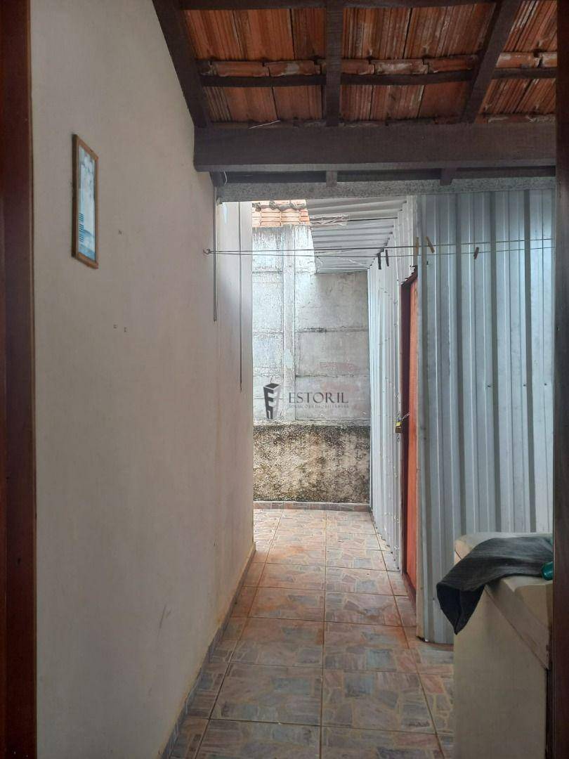 Casa à venda com 2 quartos, 190m² - Foto 19