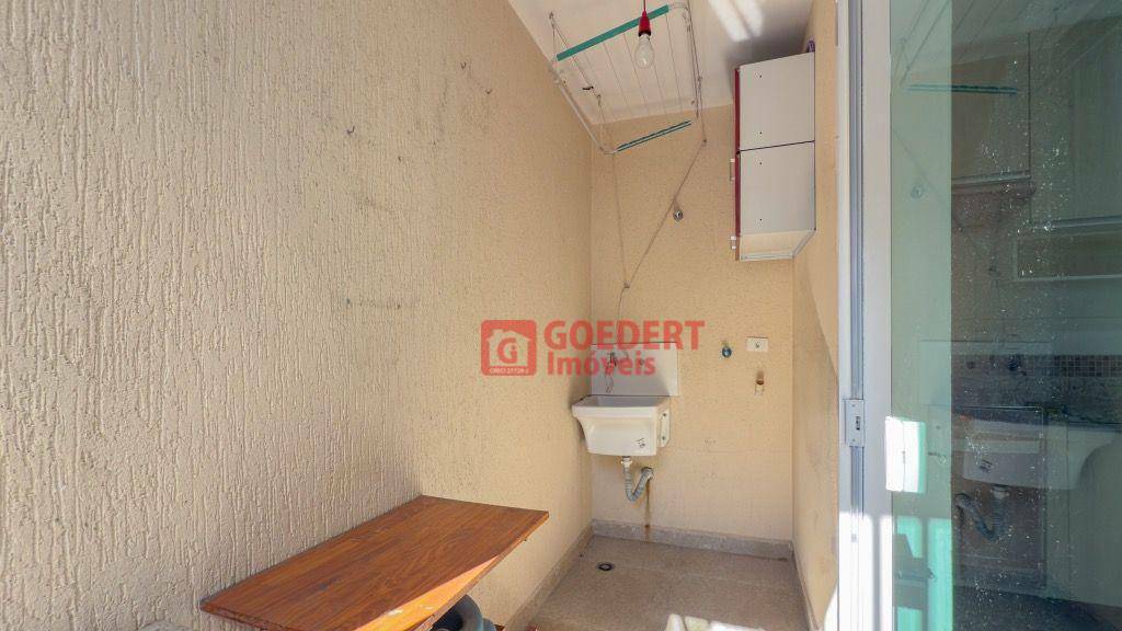 Apartamento para alugar com 2 quartos, 50m² - Foto 13