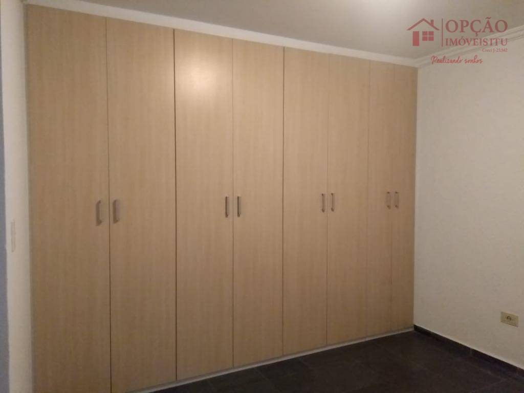 Casa para alugar com 3 quartos, 221m² - Foto 12