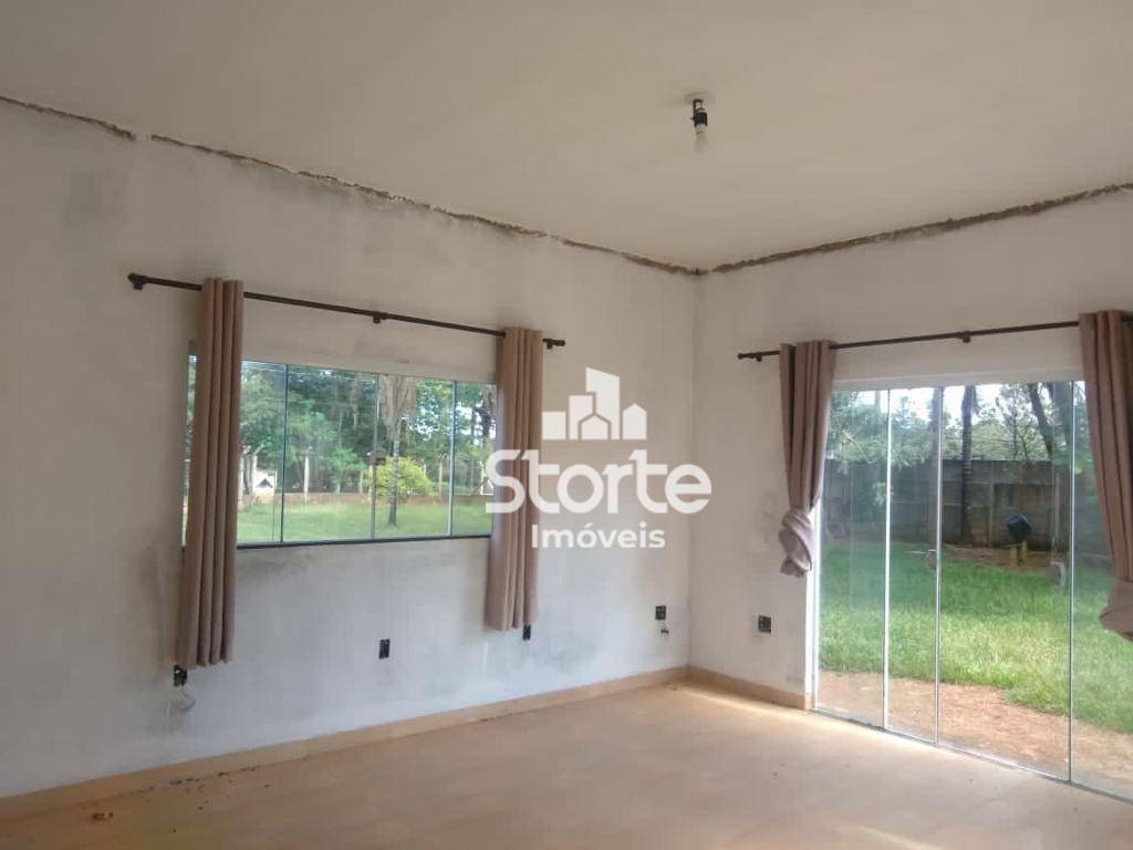 Chácara à venda com 3 quartos, 151m² - Foto 25