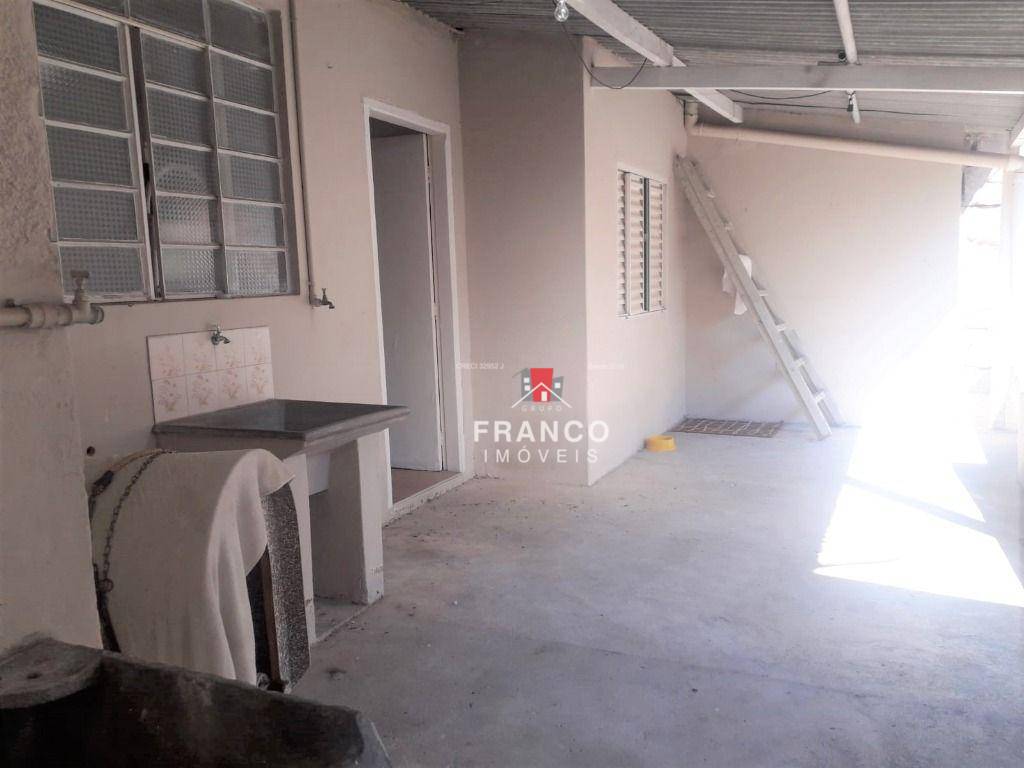 Casa à venda com 3 quartos, 116m² - Foto 24