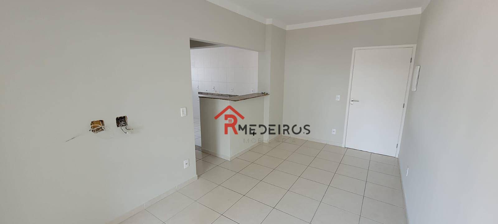 Apartamento à venda com 2 quartos, 75m² - Foto 3