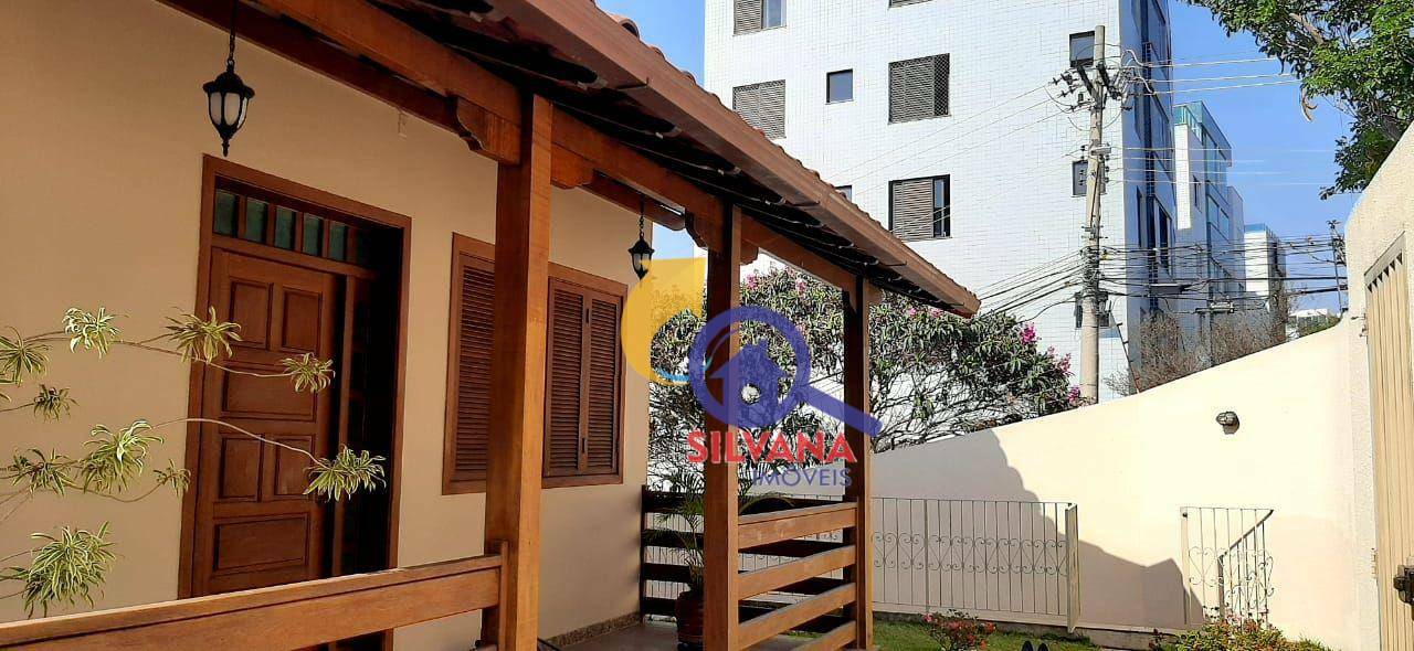 Casa de Condomínio à venda com 4 quartos, 277m² - Foto 1