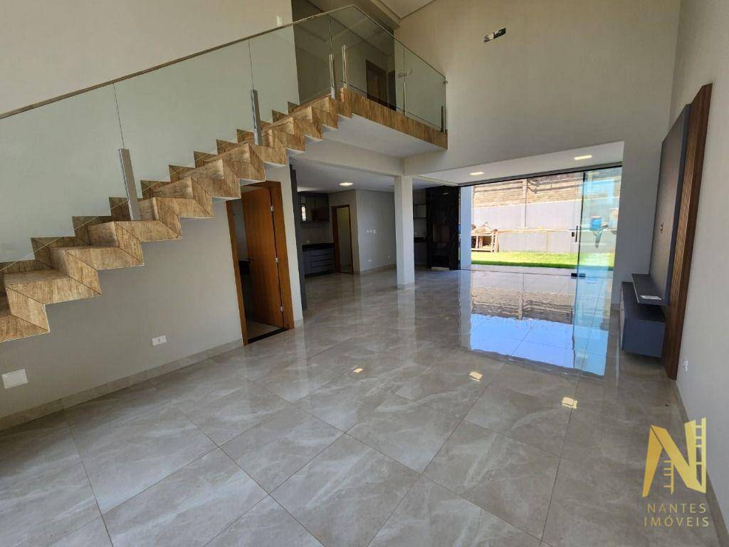 Casa de Condomínio à venda e aluguel com 3 quartos, 187m² - Foto 2