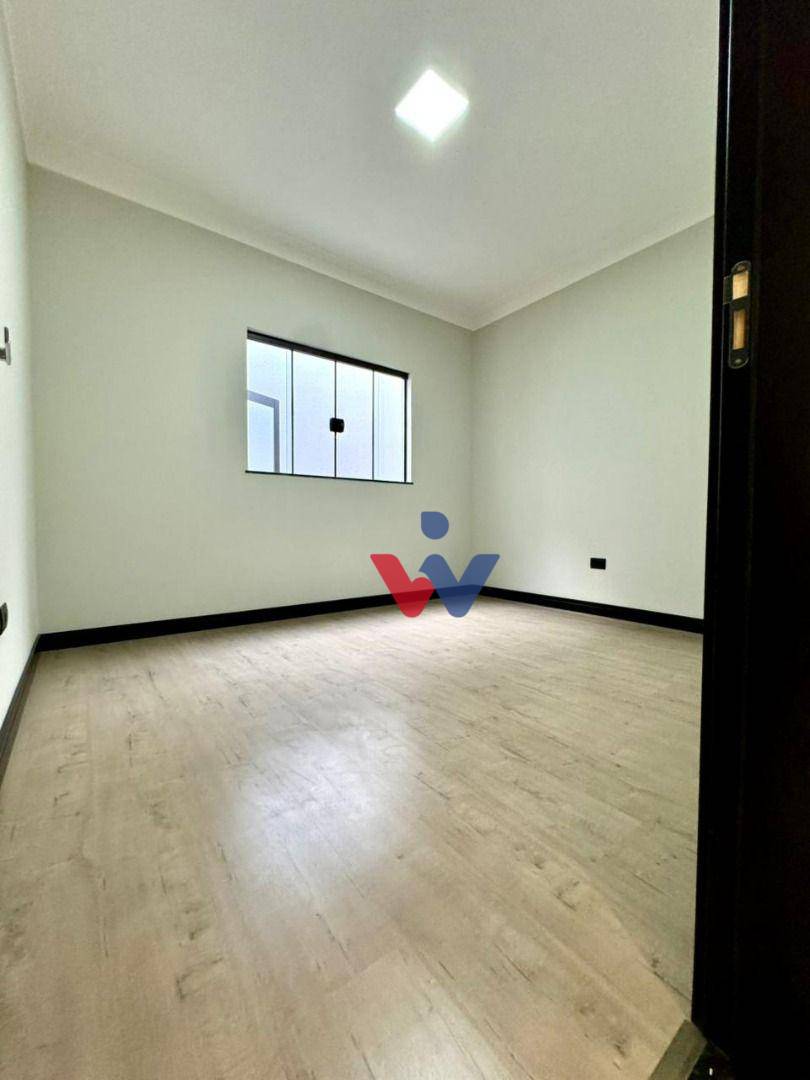 Casa à venda com 3 quartos, 119m² - Foto 2