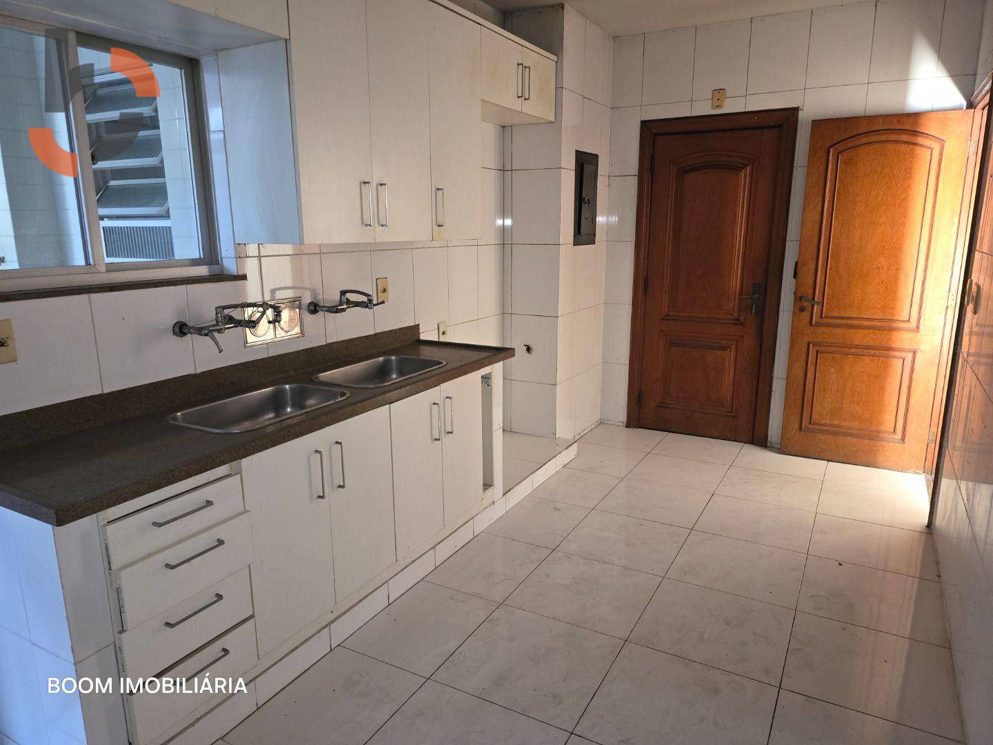 Apartamento à venda com 3 quartos, 220m² - Foto 13