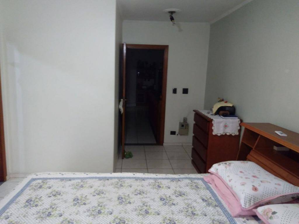 Sobrado à venda com 3 quartos, 250m² - Foto 14