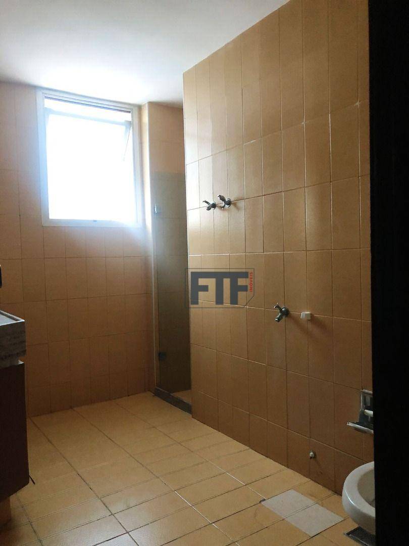 Apartamento para alugar com 3 quartos, 100m² - Foto 11