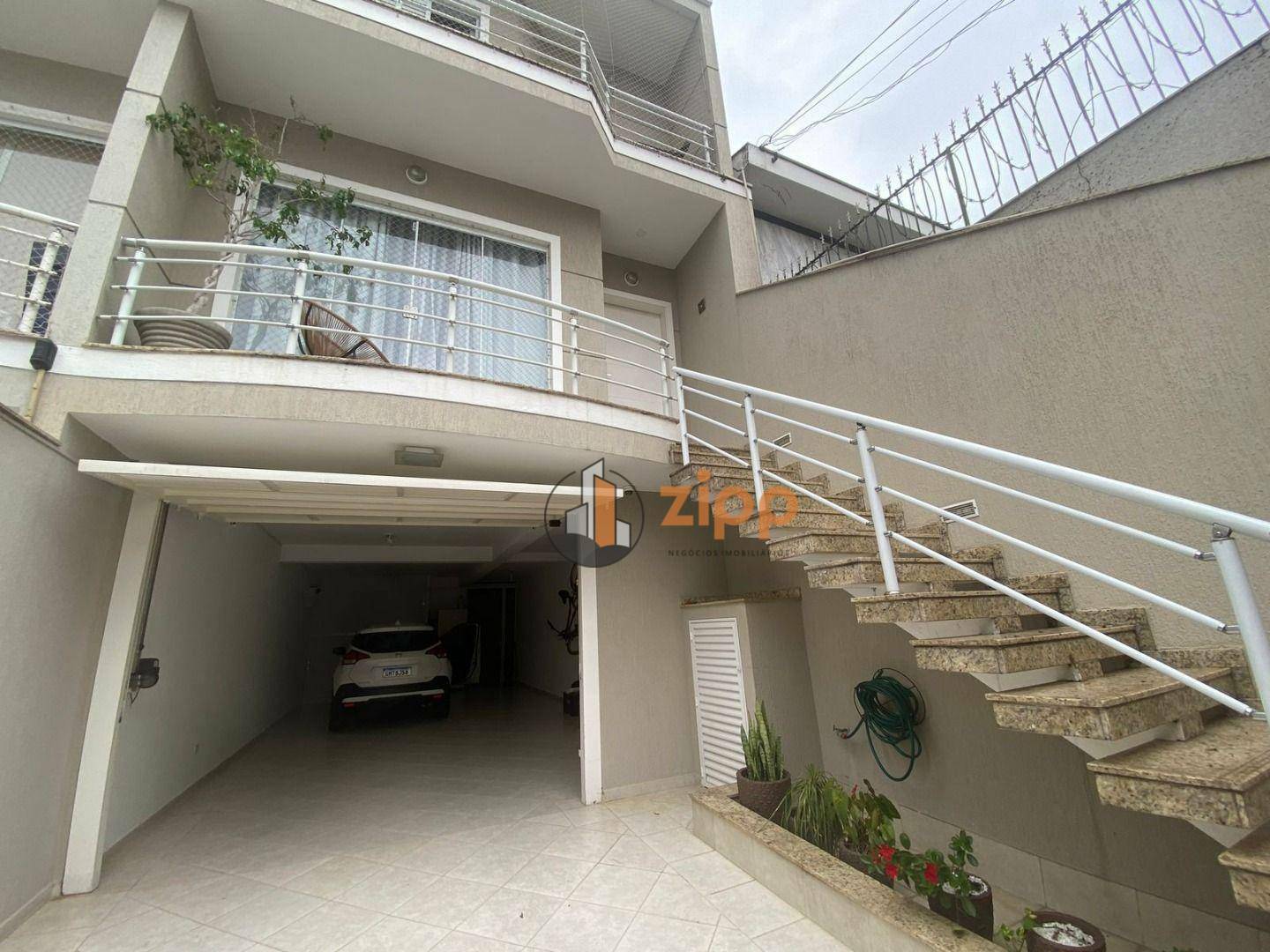 Sobrado à venda com 3 quartos, 205m² - Foto 1