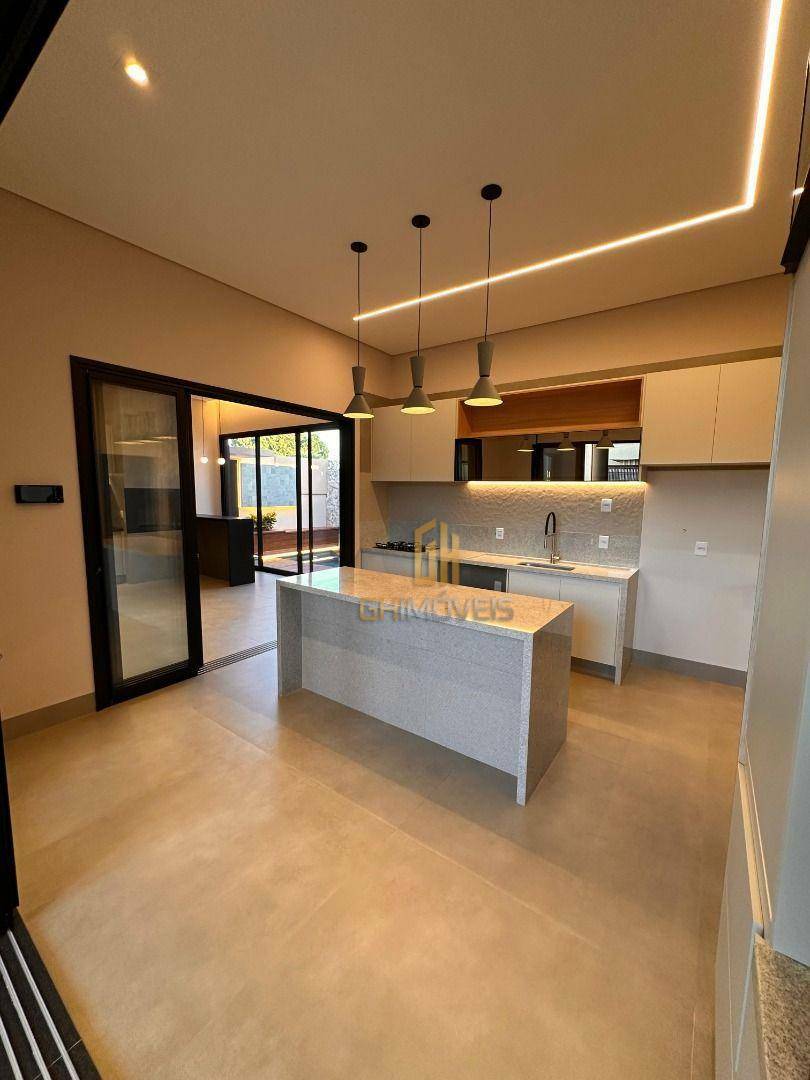 Casa à venda com 3 quartos, 200m² - Foto 1